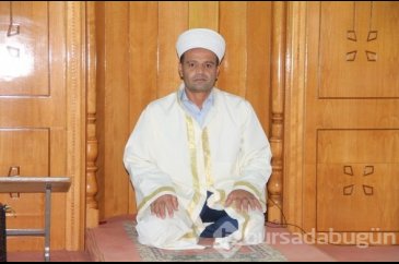 Gündüz imam, akşam hakem