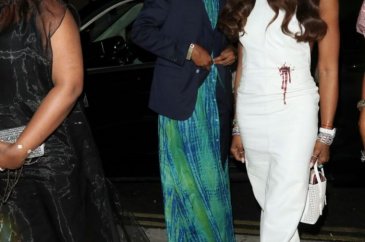 Naomi Campbell'dan moda diliyle protesto