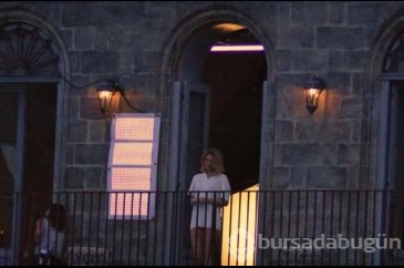 Ünlü oyuncu balkondaki çekimlerde böyle görüntülendi
