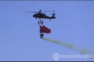 S-70 Black Hawk helikopterlerinden gösteri