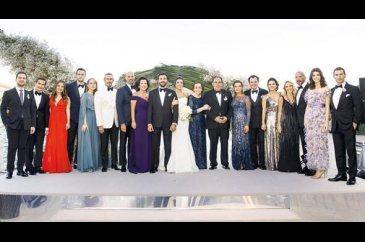 Düğün töreni, iş ve cemiyet dünyasını bir araya getirdi