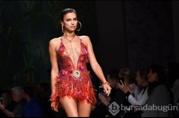 Irina Shayk podyumun yıldızı oldu