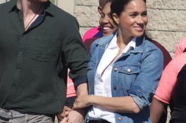 Meghan Markle: "Rahat bırakın kadını, bebeğini emziriyor"