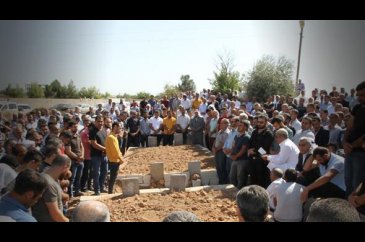 Bir ilçe yasa boğuldu... 4 kardeş yan yana toprağa verildi