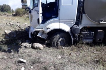 Manisa'da süt tankeri otomobil ile çarpıştı!