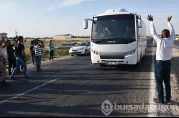 Sınır birliklerine giden askere sevgi gösterisi