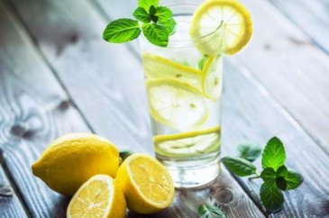 Limonlu su içmek için nedenler