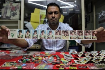 Bursalı koleksiyonerin sakız çıkartmaları servet kazandırdı