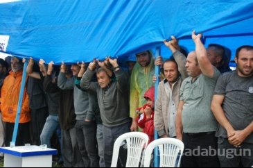 Güreş tutkusuna yağmur engel olmadı