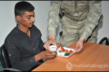 Barış Pınarı Harekatı'nda teslim olan YPG/PKK'lı teröristler bakın ...