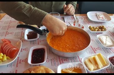  'Çakallı menemen' yoğun ilgi görüyor