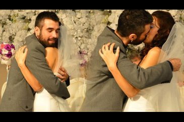 Deniz Türkali'nin torunu Ceren Sarp gelin oldu
