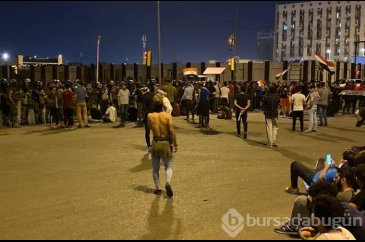 Yeşil Bölge'nin önüne gelen Bağdatlı göstericiler!