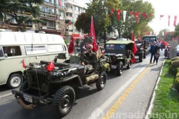 Klasik otomobiller 29 Ekim'e renk kattı