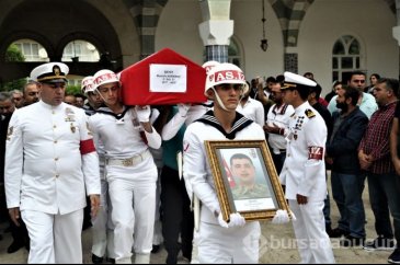 Şehit cenazesinde gülmeyi nasıl başardın ey vekil!