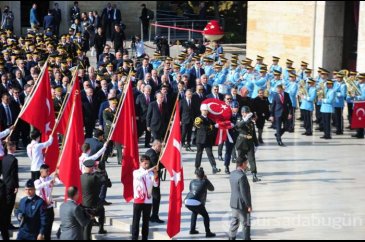 Cumhurbaşkanı Erdoğan, Cumhuriyet Bayramı'nda Anıtkabir'i ziyaret etti