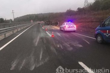 İşçilerini taşıyan minibüs devrildi!