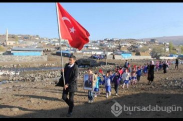 Bayrağın öyküsünü anlattılar...