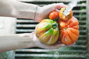 Meyve ve sebzeler hangi yöntemle yıkanmalı?