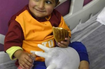 1,5 aylık ikizler ile 2 yaşındaki kızı terk eden anne ve baba gözal...