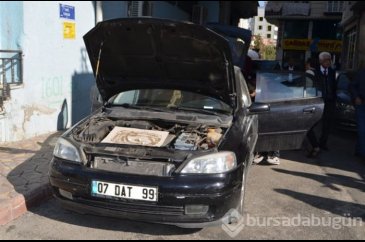 Aracına kapan kurdu! 5 gündür farenin gelmesini bekliyor