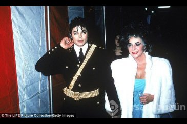 Michael Jackson İngiltere Kraliçesi'nden ne istemiş bakın!