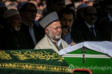 Bursa'da oğlunun ve torununun cenaze namazını kıldırdı