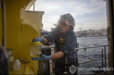TÜBİTAK Teknesi Haliç'te deniz suyunu araştırıyor
