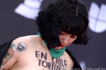 Latin Grammy Müzik Ödülleri'nde çıplak protesto!