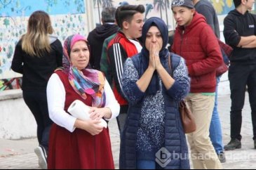 Yaya geçidindeki çocuğa otomobil çarptı!