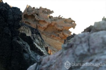 Hürmüz Adası'ndaki 'Cadılar Vadisi' ne ziyaretçi akını