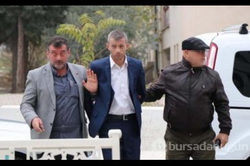 Halıya sarıp ve gömmek üzereyken yakalanmıştı... Dikkat çeken tabel...