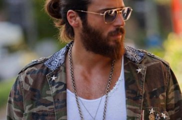 Can Yaman, İtalya'da 'Survivor' sunacak!