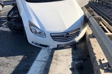 Feci kaza! Araçlar birbirine girdi