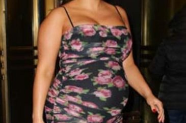 Ashley Graham'a şemsiyeli koruma