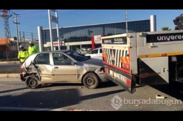 Kırmızı ışıkta geçen vinç, 8 araca çarptı!