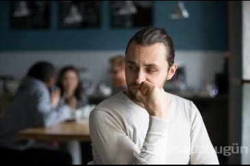 Enerjinizi çeken insanlarla olduğunuzun işaretleri!