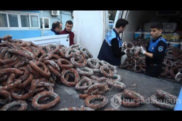 Kokmuş ve küflenmiş ürünleri satacaktı!