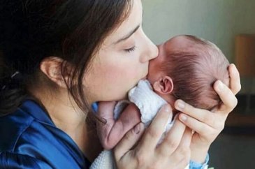 Ünlü oyuncu, oğlu ile çekilen fotoğrafını paylaştı