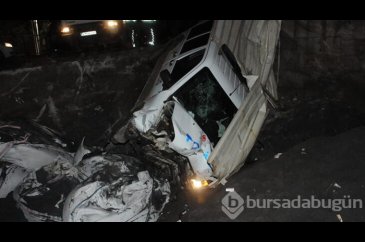 Şüpheli araç polis otosuna çarptı