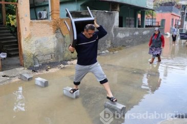 Uykuda su baskınına yakalandılar