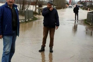 Sakarya'da mahalle su altında kaldı!