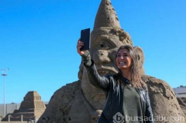 Antalya'da kumdan heykellere yoğun ilgi 