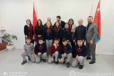 Bursa'da şölen havasında karne töreni