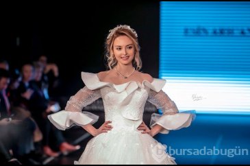 Bursalı manken Avrupa'nın gözdesi oldu (ÖZEL HABER)