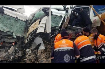 Hafriyat kamyonu ile su tankeri kafa kafaya çarpıştı!