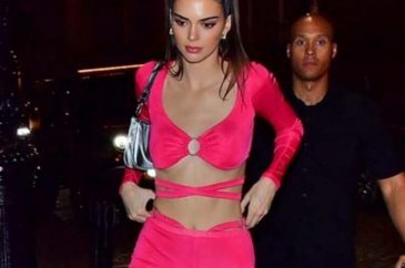 Kendall Jenner 2000'lerin modası canlandırdı