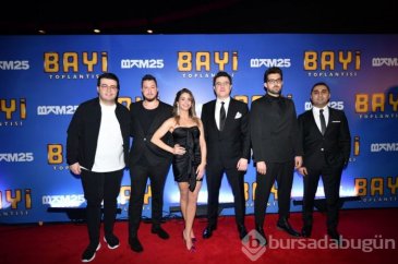 Bayi Toplantısı filminin galasına ünlü akını