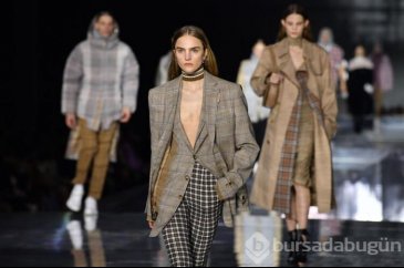 Burberry Defilesi'nde ünlü güzeller yürüdü!