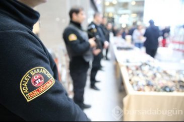 İstanbul Adliyesi'ndeki aramalarda bulunan ve unutulan eşyalar göre...
